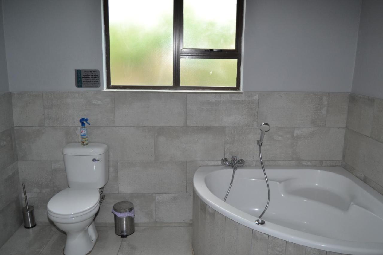 African Sands Guesthouse Load Shedding Free Bloemfontein Kültér fotó