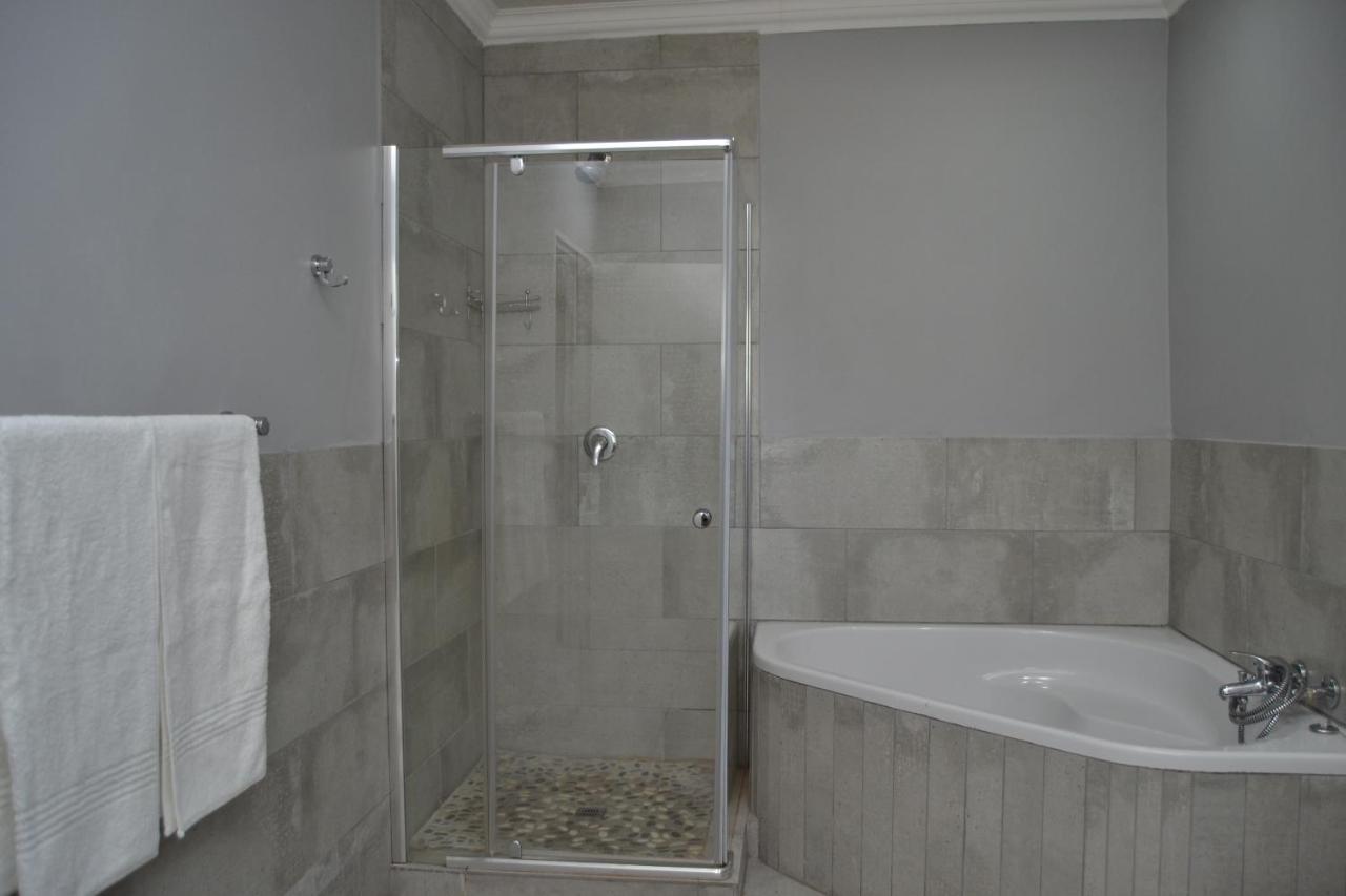 African Sands Guesthouse Load Shedding Free Bloemfontein Kültér fotó