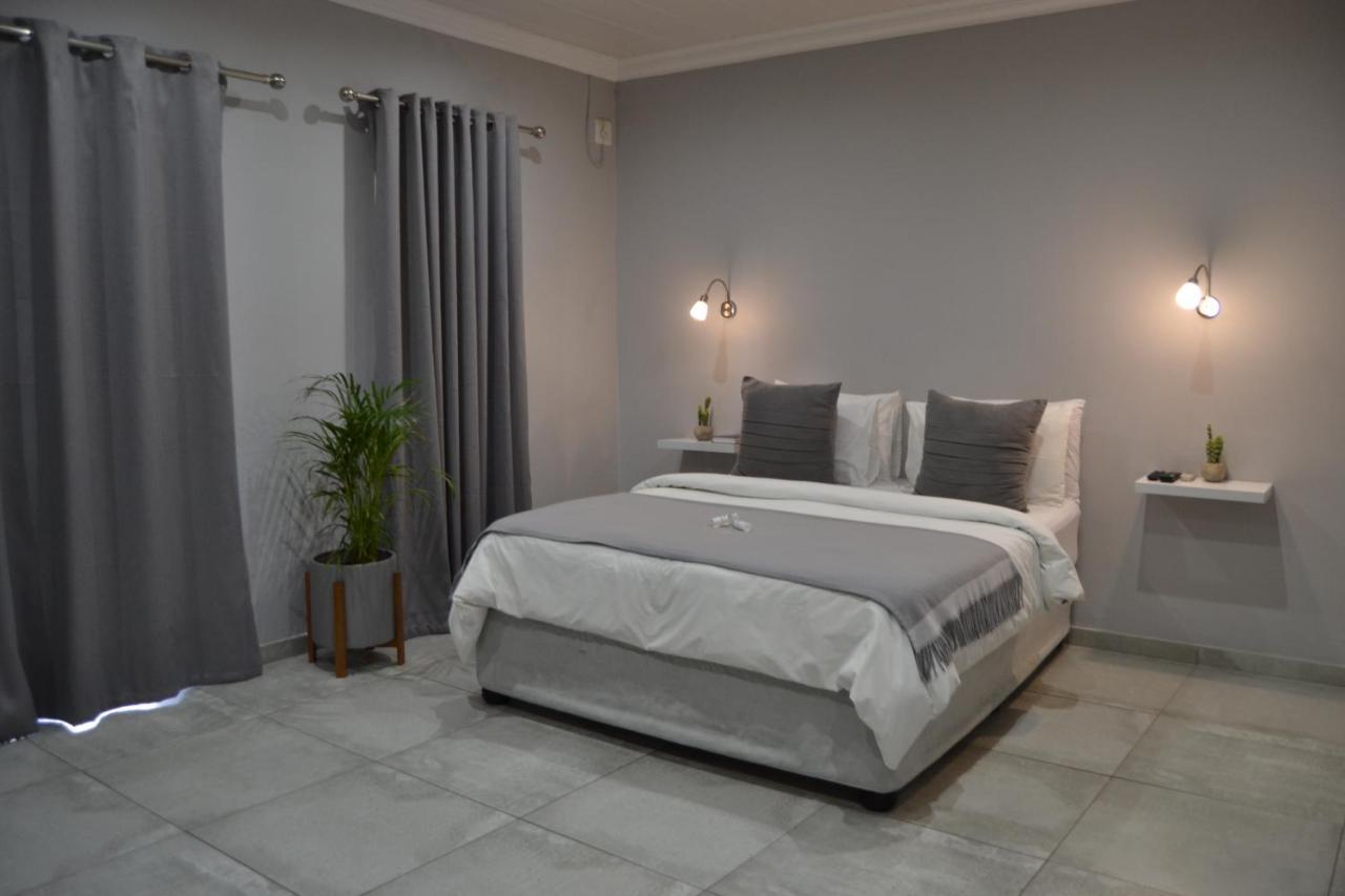 African Sands Guesthouse Load Shedding Free Bloemfontein Kültér fotó